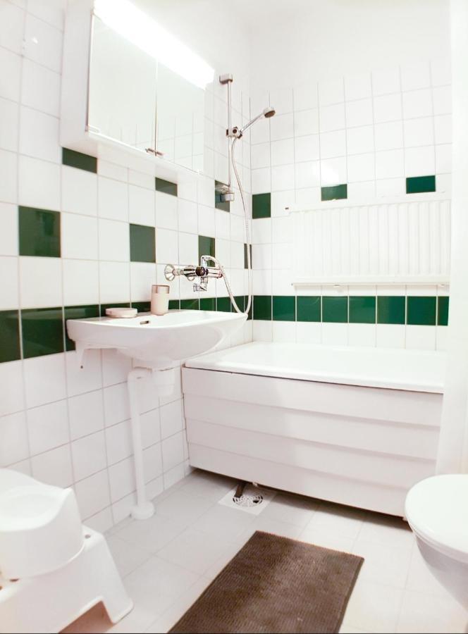 Comfortable Apartment Mila At A Good Location كوتكا المظهر الخارجي الصورة